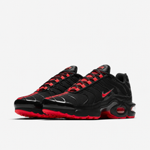 AM TN Red Blue - pair three quarter view