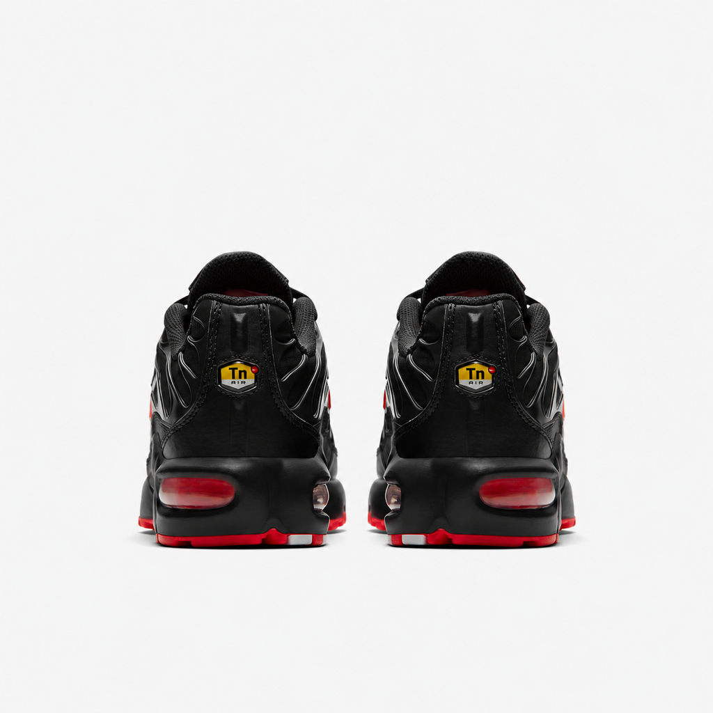 AM TN Red Blue - rear pair view