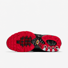AM TN Red Blue - outsole view